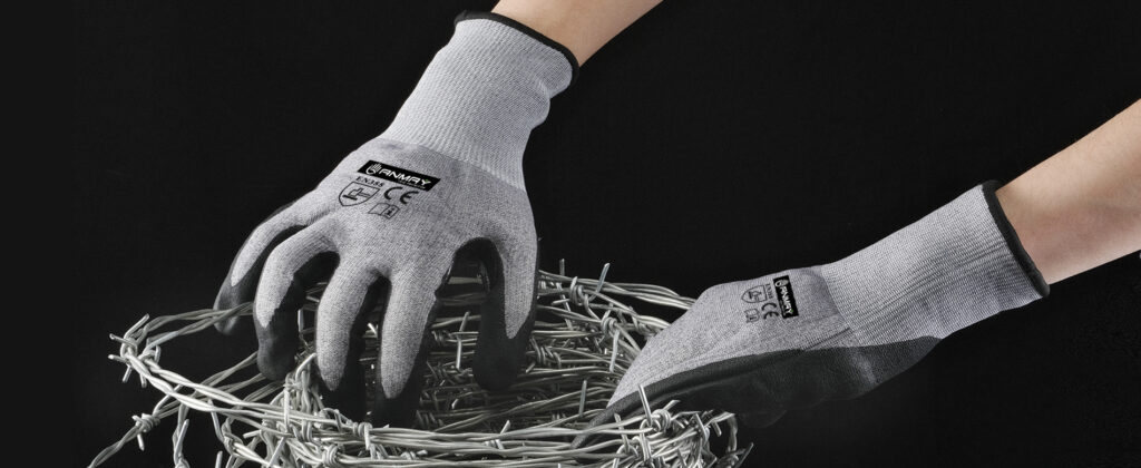 Cut resistant gloves